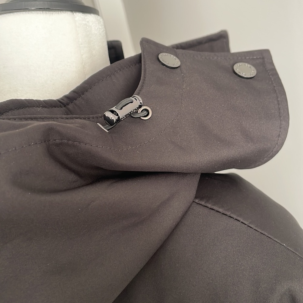 NEW Calvin Klein Softshell Jacket ๐ค - Picture 8 of 15